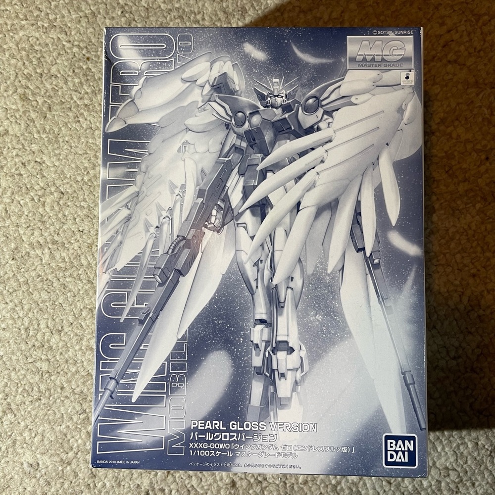 Bandai MG Wing Gundam Zero Version EW 1/100 Pearl Gloss Limited Edition